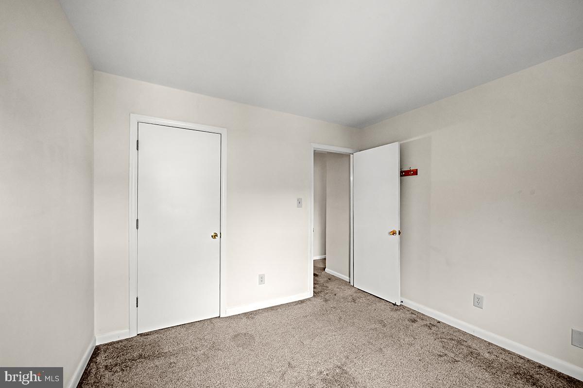 124 Marlow Street Southwest Leesburg, VA 20175 - Photo 29 of 37 a view of room