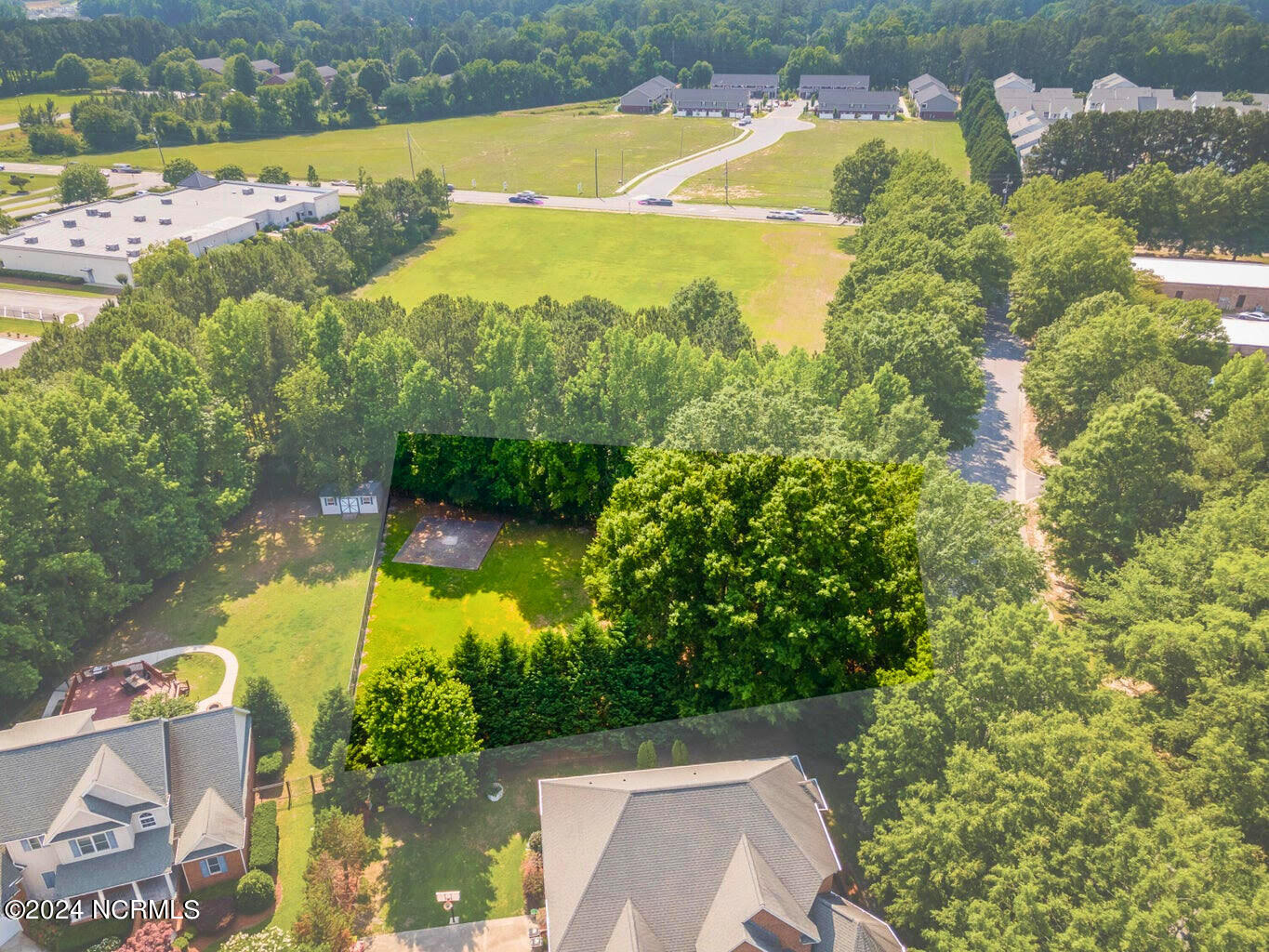 100 Caversham Road Greenville, NC 27858 - Photo 4 of 9 3