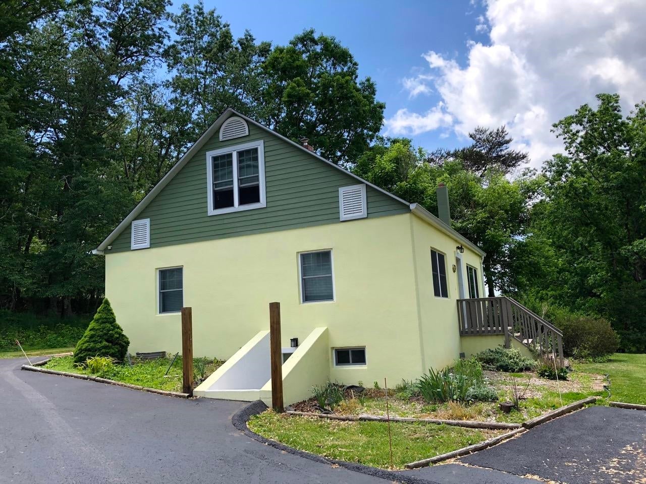 1849 Merrimac Road Blacksburg, VA 24060 - Photo 4 of 42 Gallery Image 4