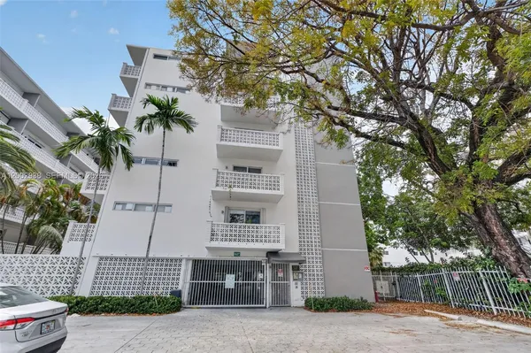 $225,000 | 1620 West Avenue, Unit 204, Miami Beach, FL 33139