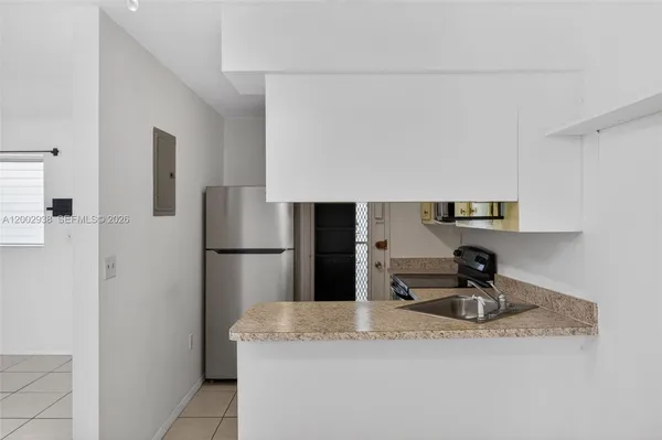$225,000 | 1620 West Avenue, Unit 204, Miami Beach, FL 33139