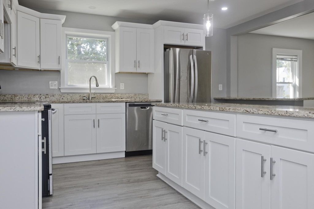 137 Bay State Road Chicopee, MA 01020 - Photo 19 of 40 Gallery Image 19