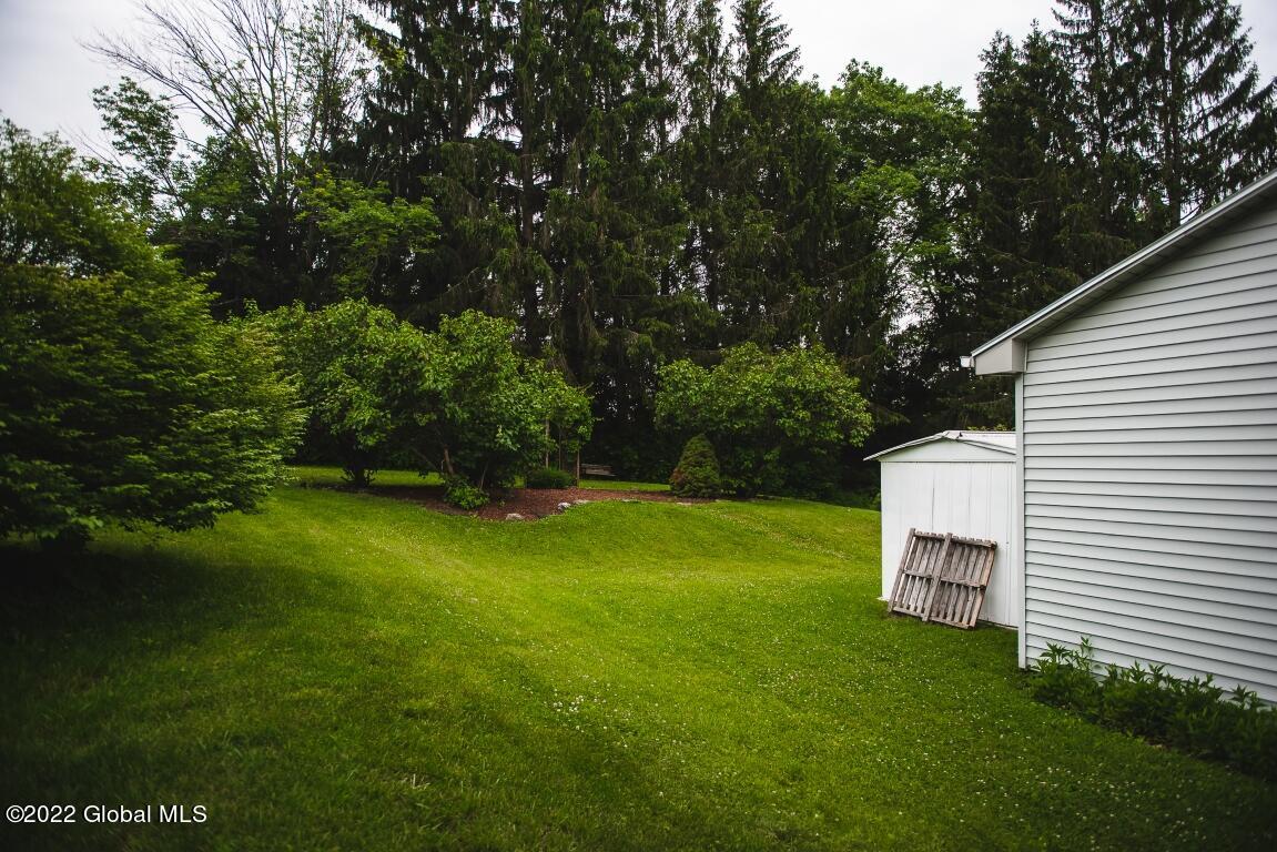 152 South Country Ridge Road Amsterdam, NY 12010 - Photo 12 of 45 amsterdam hosue-17 (Medium)