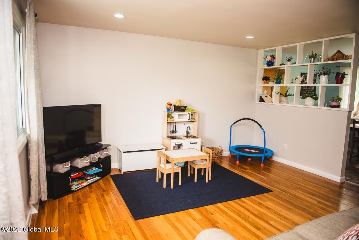 152 South Country Ridge Road Amsterdam, NY 12010 - Photo 15 of 45 amsterdam hosue-21 (Medium)