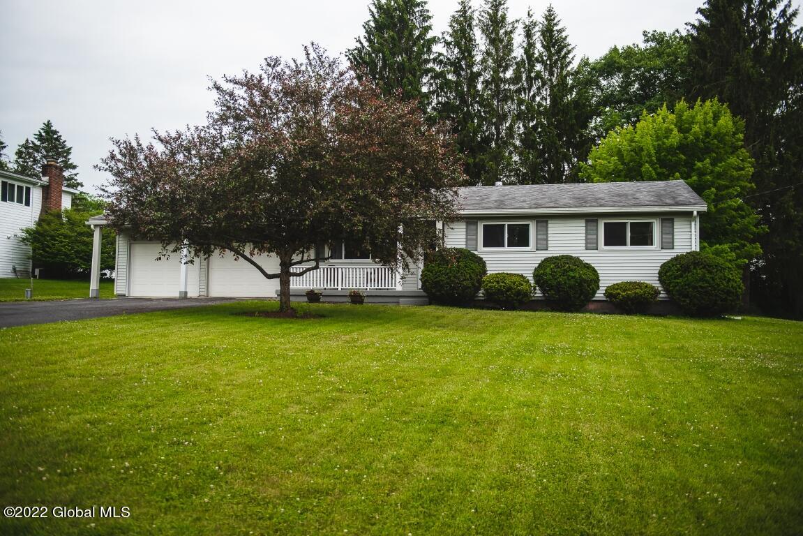 152 South Country Ridge Road Amsterdam, NY 12010 - Photo 2 of 45 amsterdam hosue-02 (Medium)