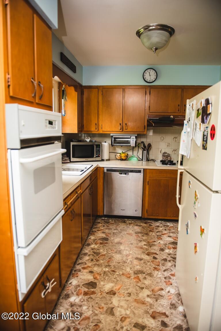 152 South Country Ridge Road Amsterdam, NY 12010 - Photo 22 of 45 amsterdam hosue-31 (Medium)