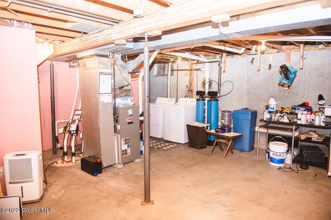 152 South Country Ridge Road Amsterdam, NY 12010 - Photo 45 of 45 amsterdam hosue-71 (Medium)