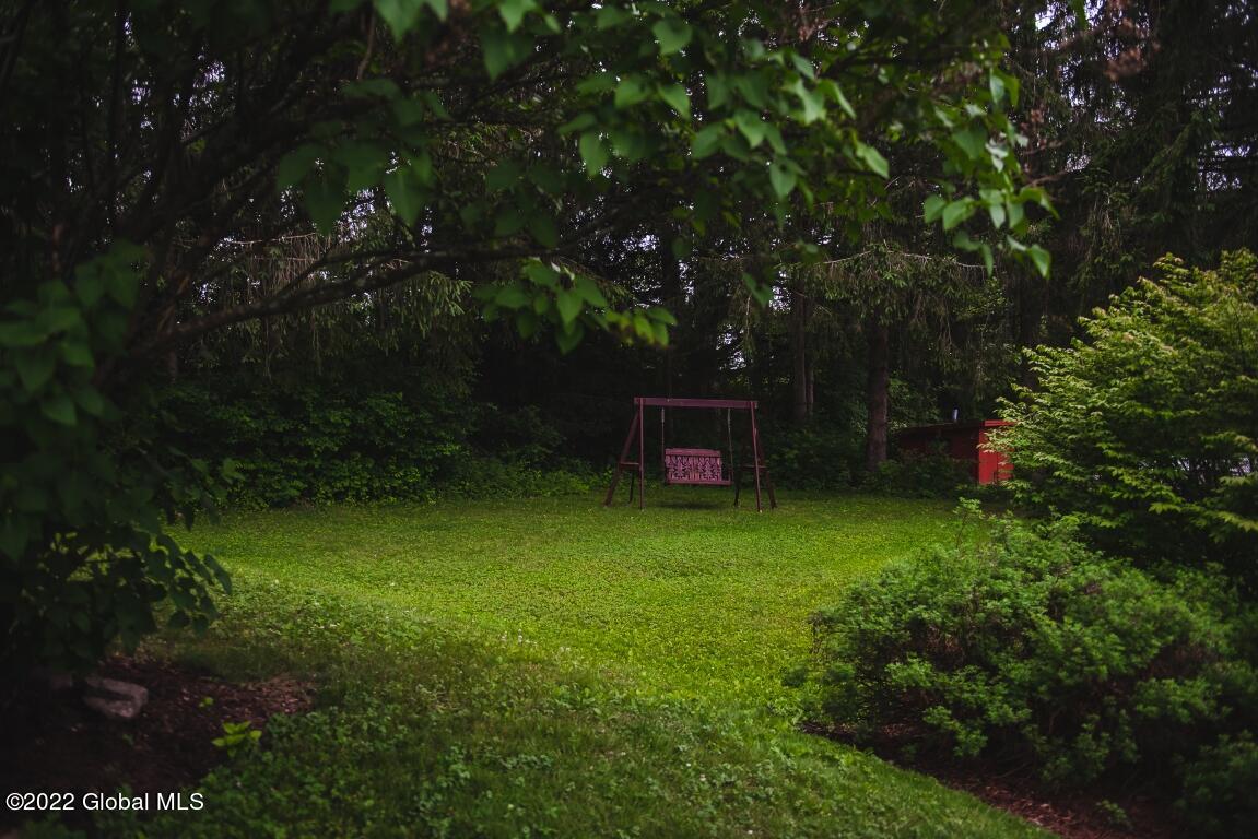 152 South Country Ridge Road Amsterdam, NY 12010 - Photo 6 of 45 amsterdam hosue-09 (Medium)