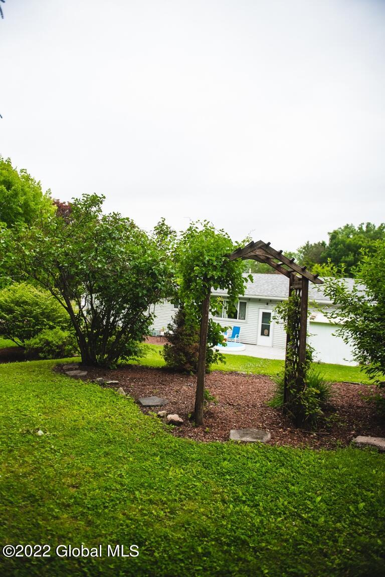 152 South Country Ridge Road Amsterdam, NY 12010 - Photo 10 of 45 amsterdam hosue-14 (Medium)