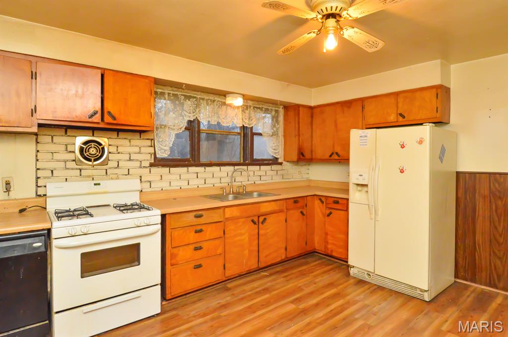 8627 Lower Marine Road St. Jacob, IL 62281 - Photo 9 of 32