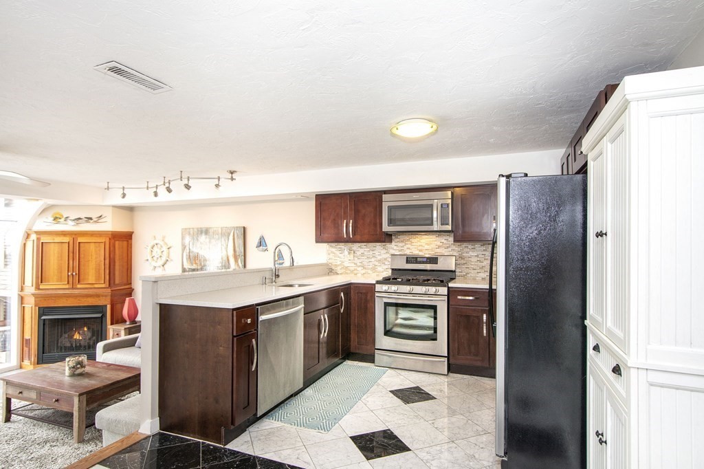 46 Oceanside Drive, Unit 46 Hull, MA 02045 - Photo 7 of 17