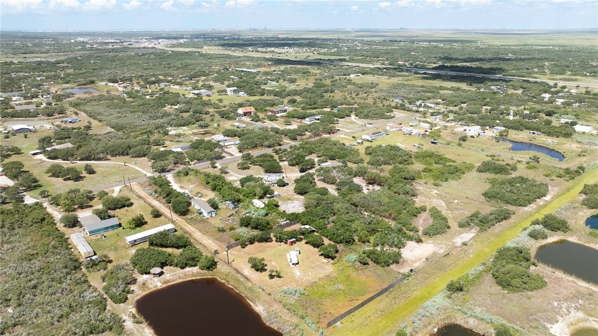 908 Jacoby Lane Aransas Pass, TX 78336 - Photo 8 of 27 a view of a city