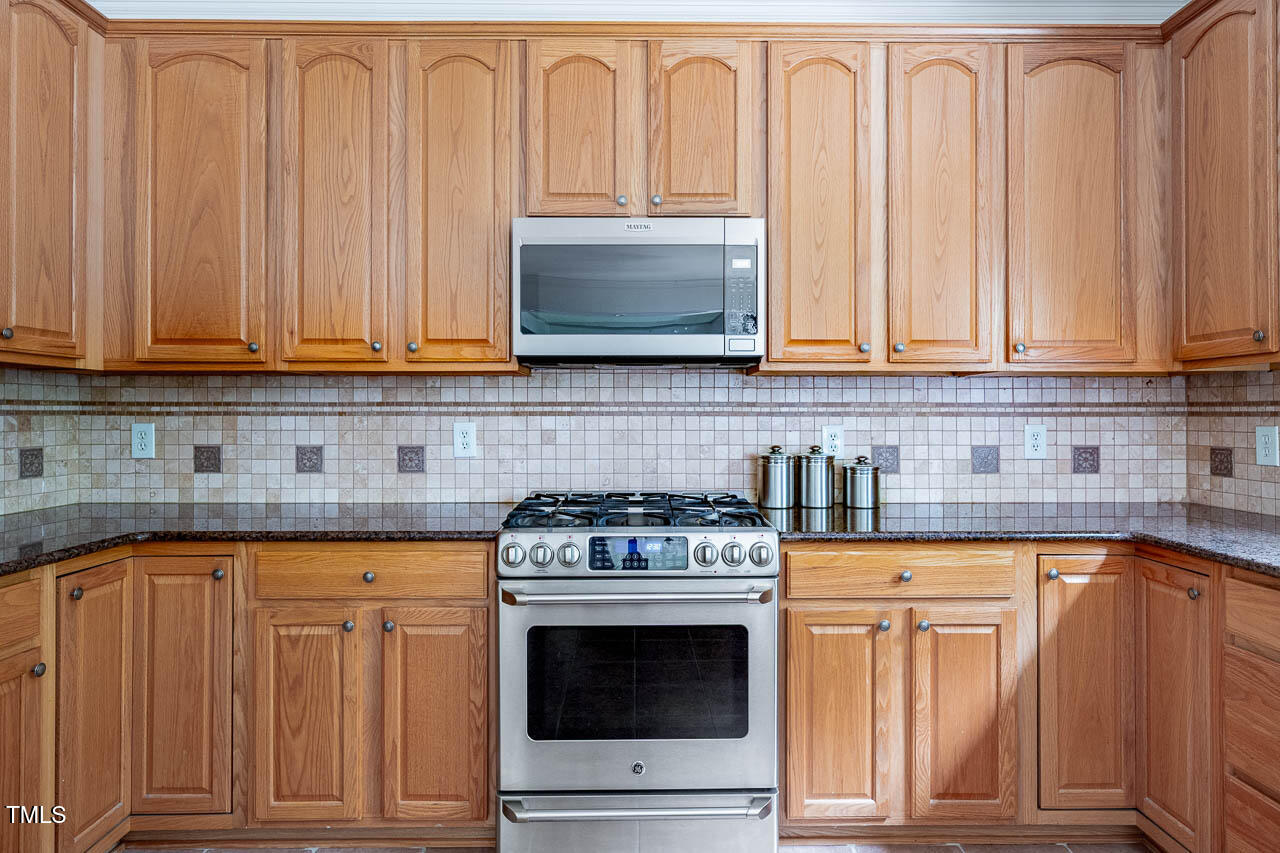 1059 Torrence Drive Apex, NC 27502 - Photo 4 of 49 1059 Torrence Dr-3