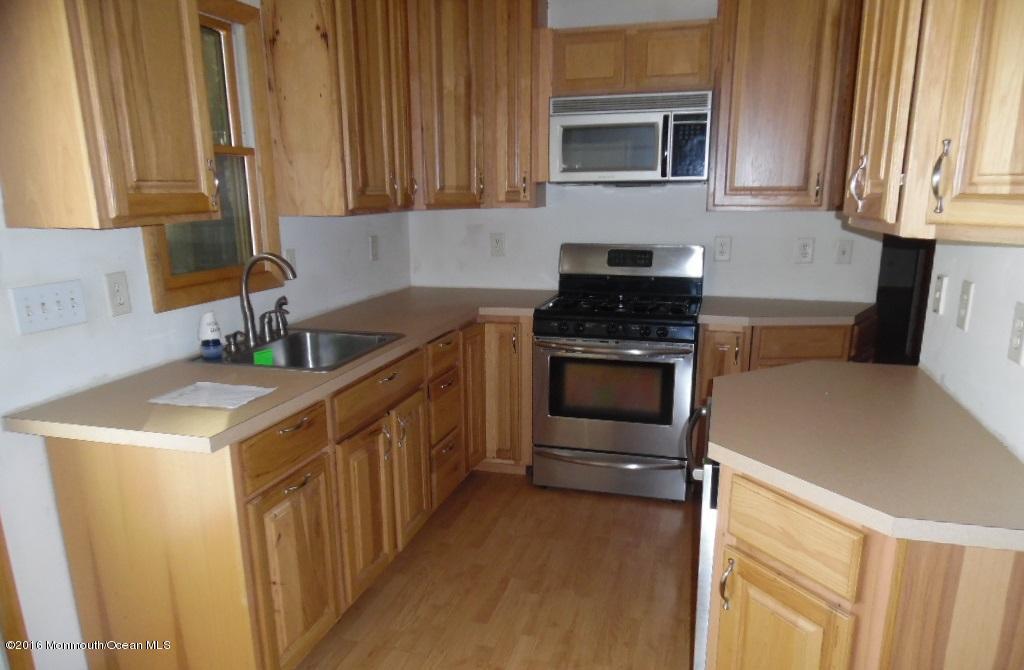 33 Rosehill Road Barnegat, NJ 08005 - Photo 3 of 18 kitchen2