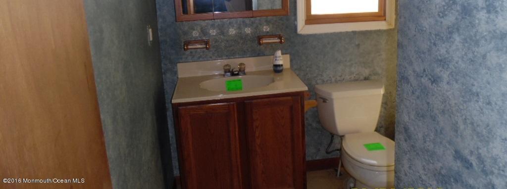 33 Rosehill Road Barnegat, NJ 08005 - Photo 10 of 18 bathroom1