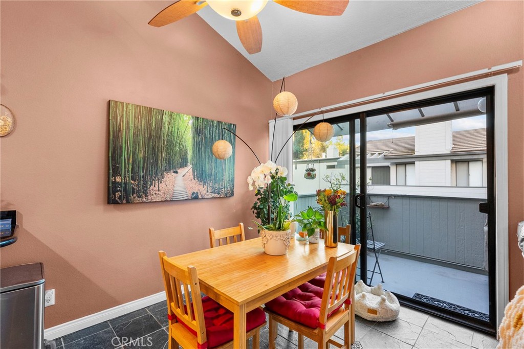 6490 Twin Cir Lane Simi Valley, CA 93063 - Photo 12 of 28 a room with furniture and window