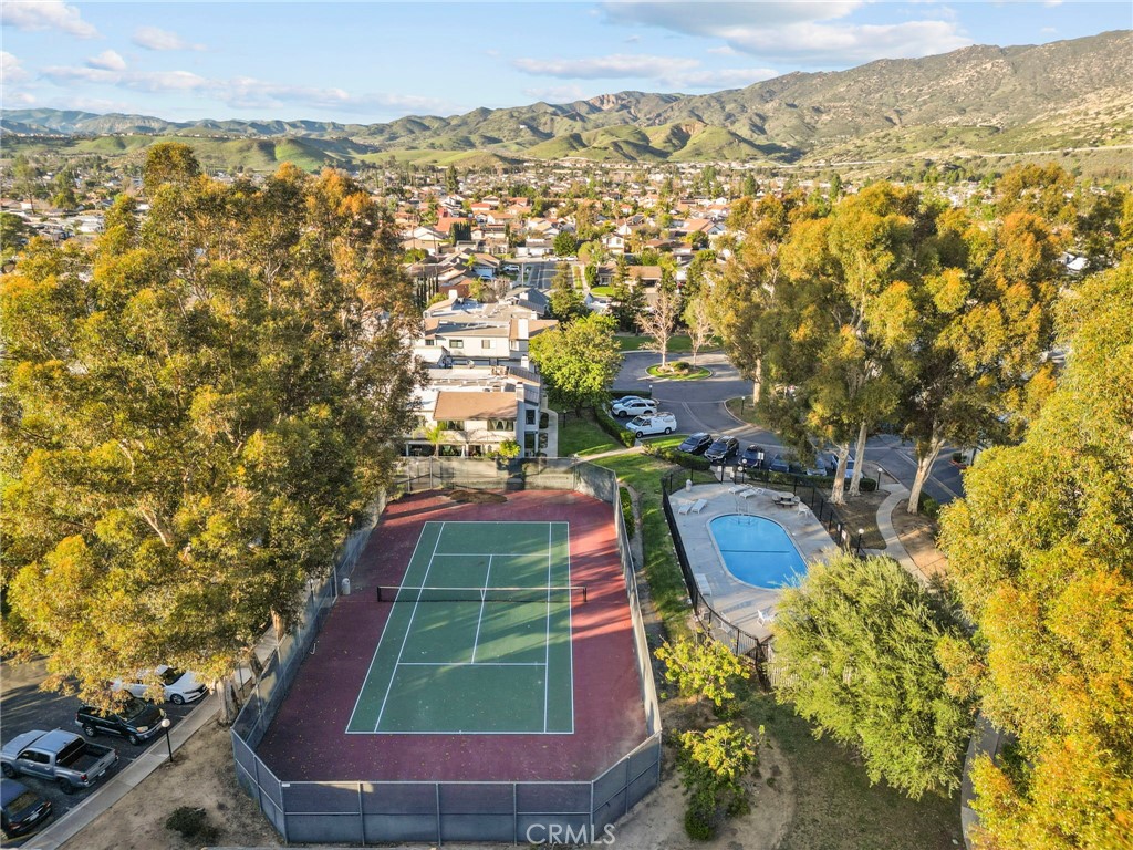 6490 Twin Cir Lane Simi Valley, CA 93063 - Photo 4 of 28 a view of a city