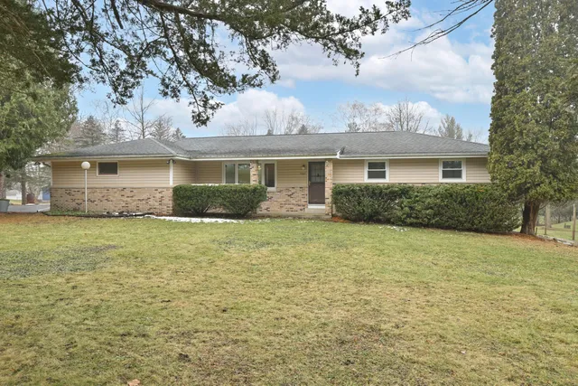 $325,000 | N5907 Aspen Drive, Spring Prairie, WI 53105