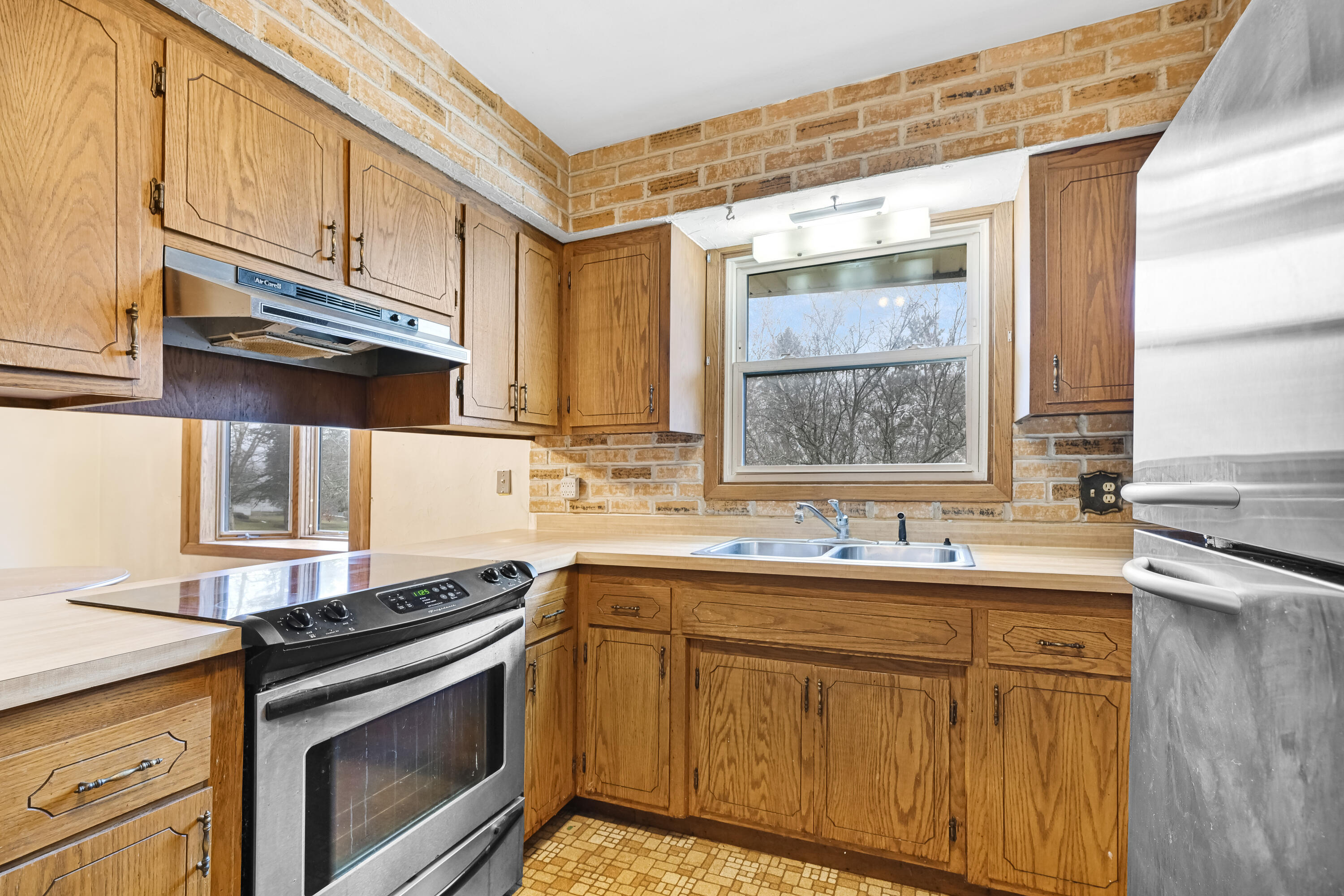 N5907 Aspen Drive Spring Prairie, WI 53105 - Photo 18 of 51 Kitchen