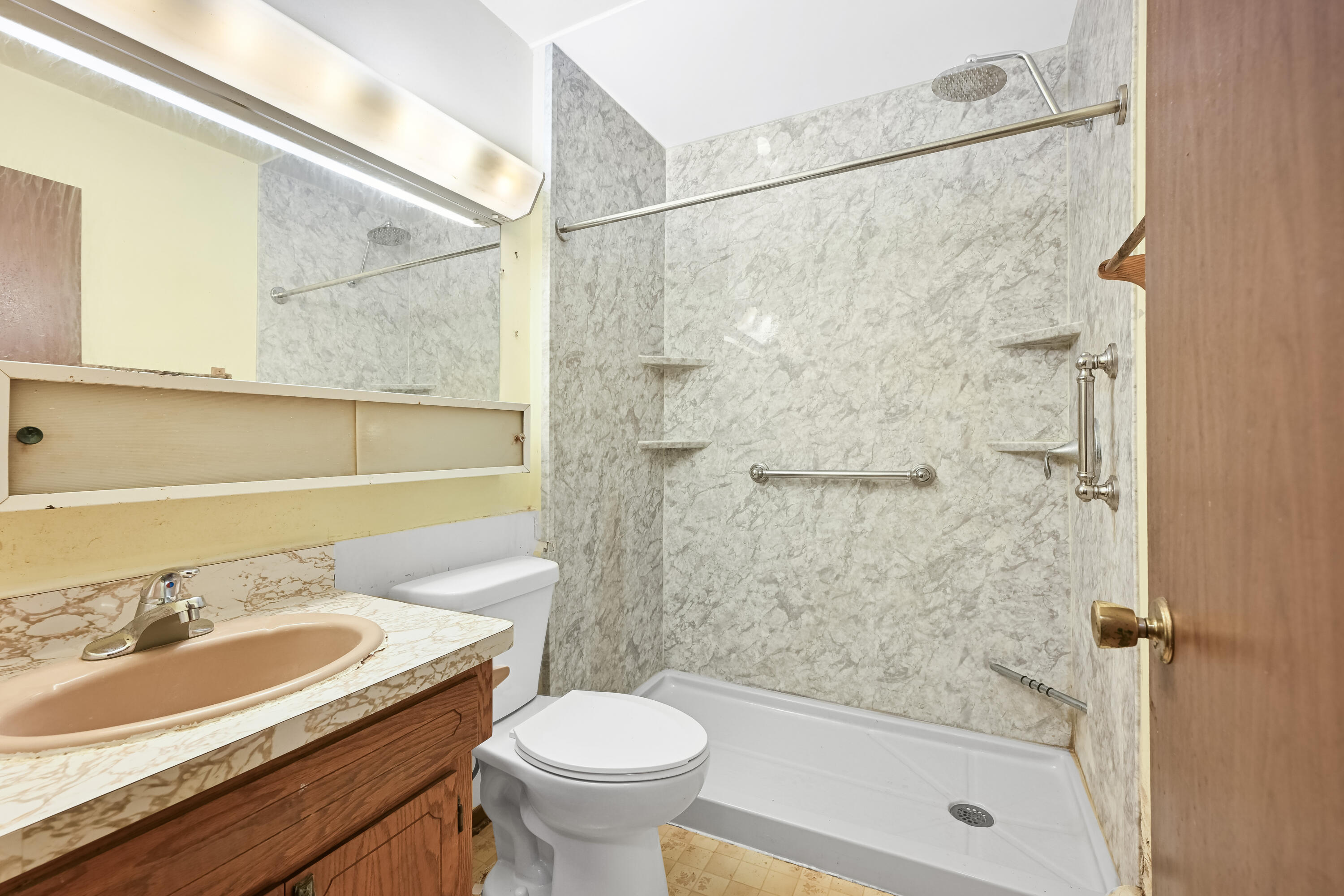 N5907 Aspen Drive Spring Prairie, WI 53105 - Photo 29 of 51 Full Bath on Main