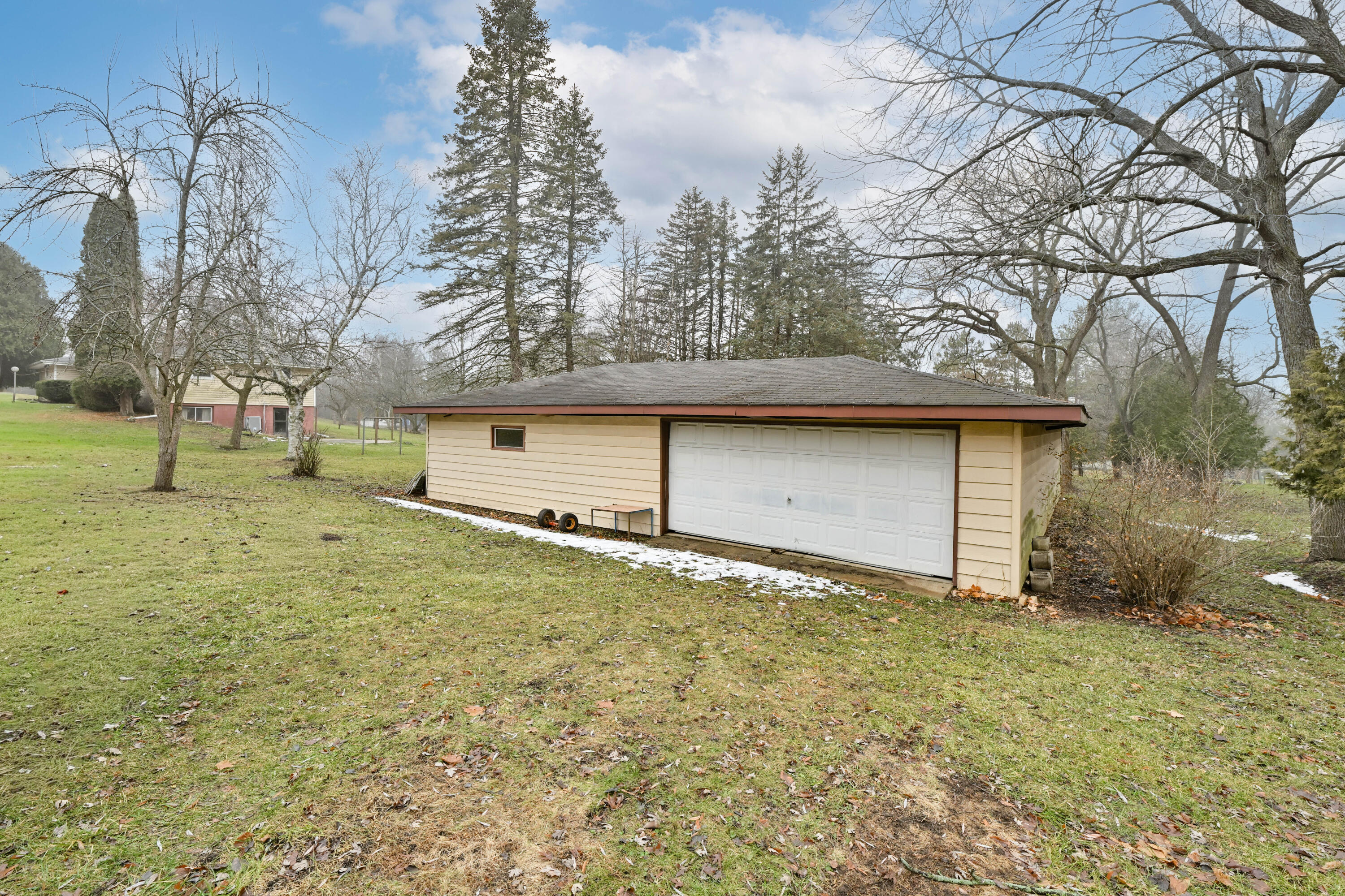 N5907 Aspen Drive Spring Prairie, WI 53105 - Photo 32 of 51 Hobby Shop