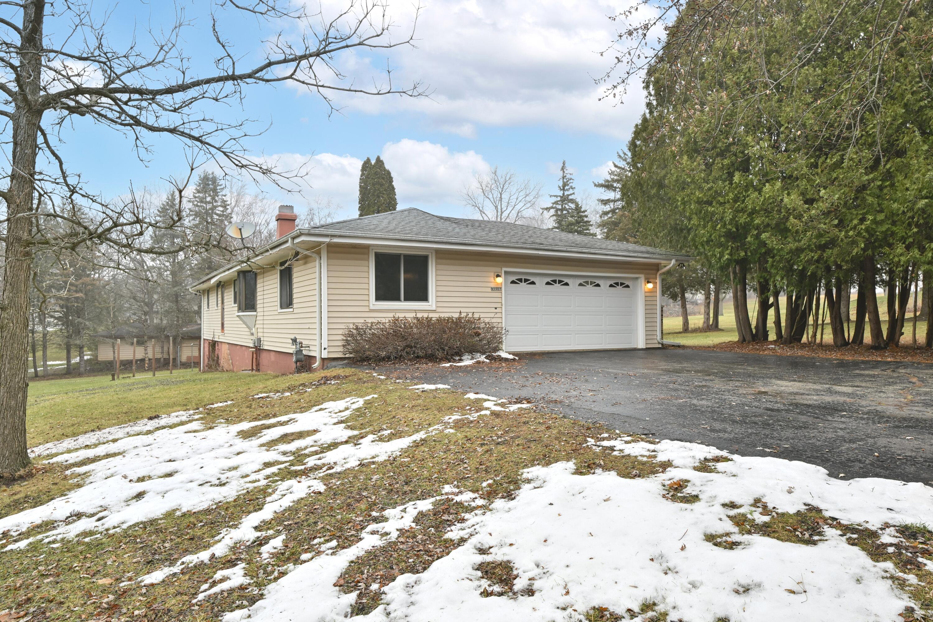 N5907 Aspen Drive Spring Prairie, WI 53105 - Photo 4 of 51 2 Car Attached Garage
