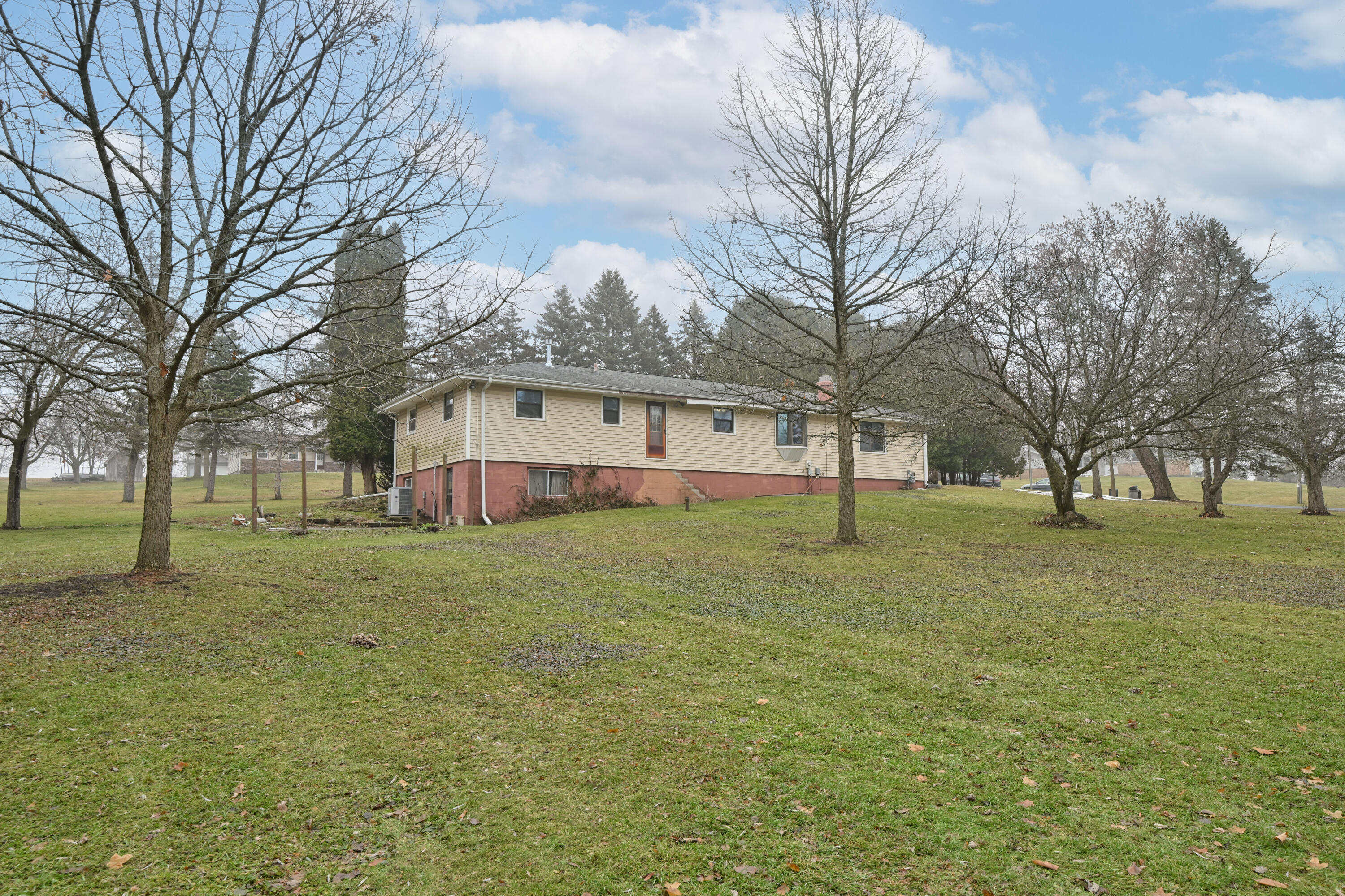 N5907 Aspen Drive Spring Prairie, WI 53105 - Photo 47 of 51 Back of House