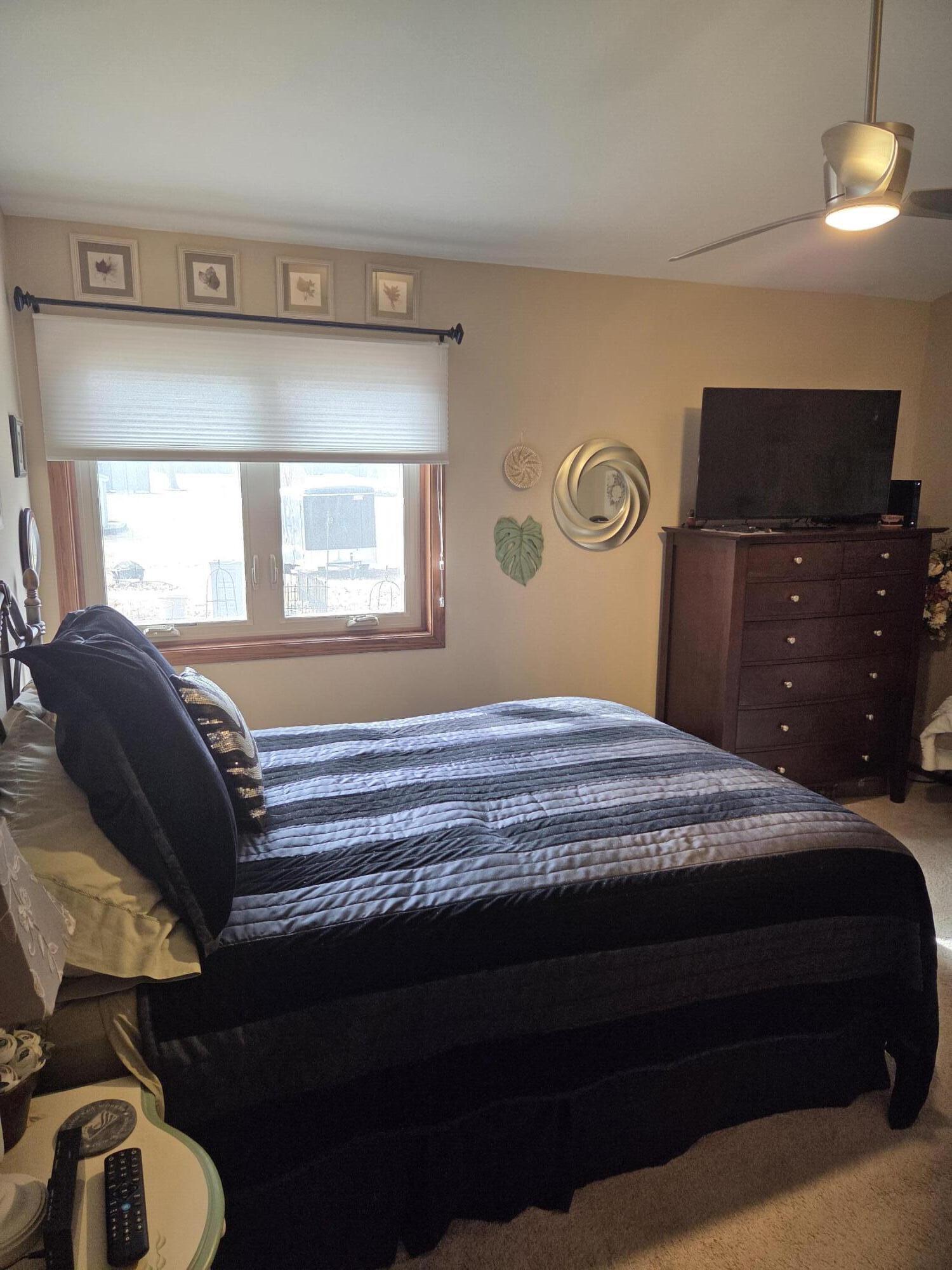 5215 67th Street Kenosha, WI 53142 - Photo 14 of 20 masterbed