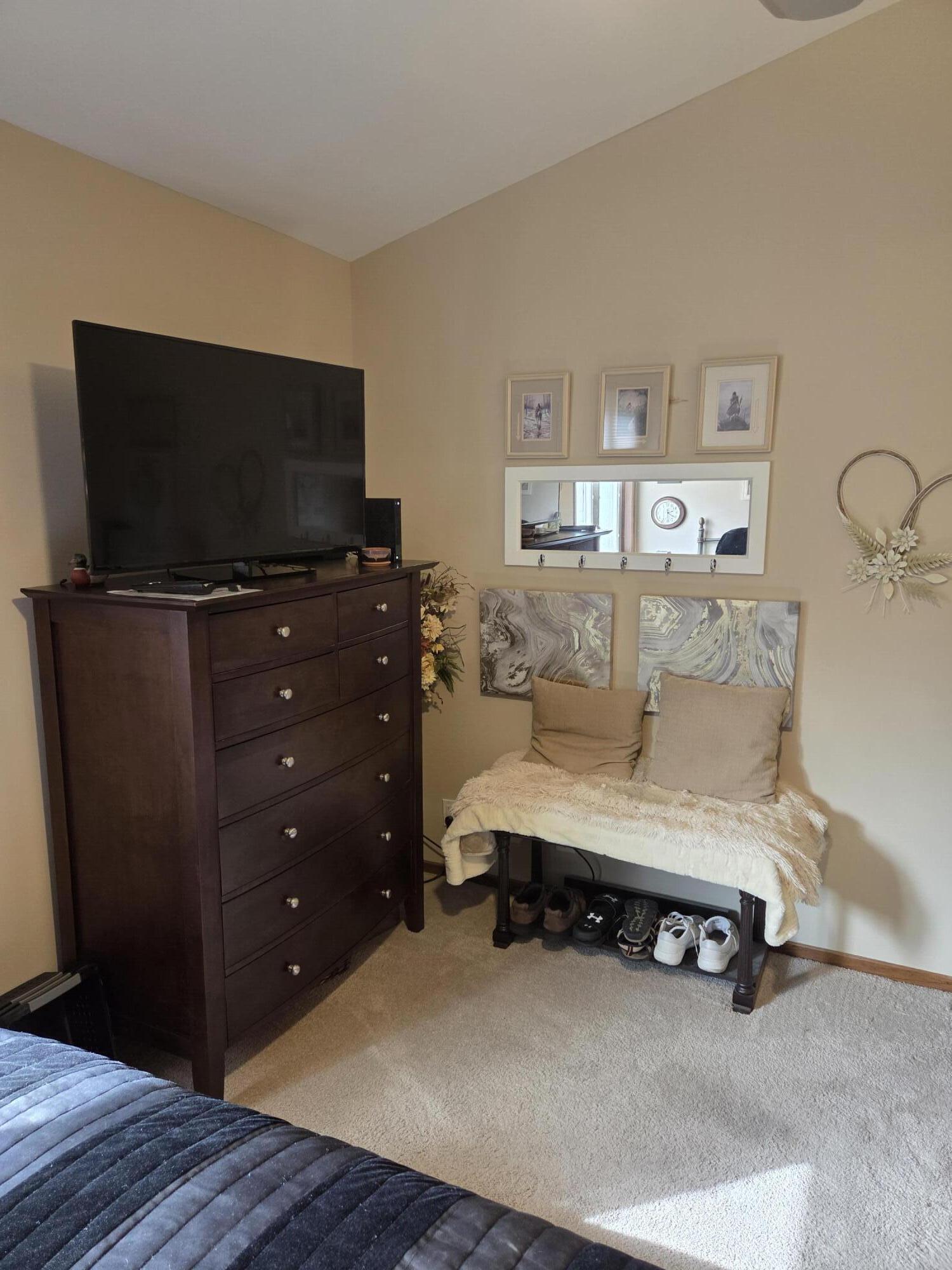 5215 67th Street Kenosha, WI 53142 - Photo 15 of 20 masterbed2