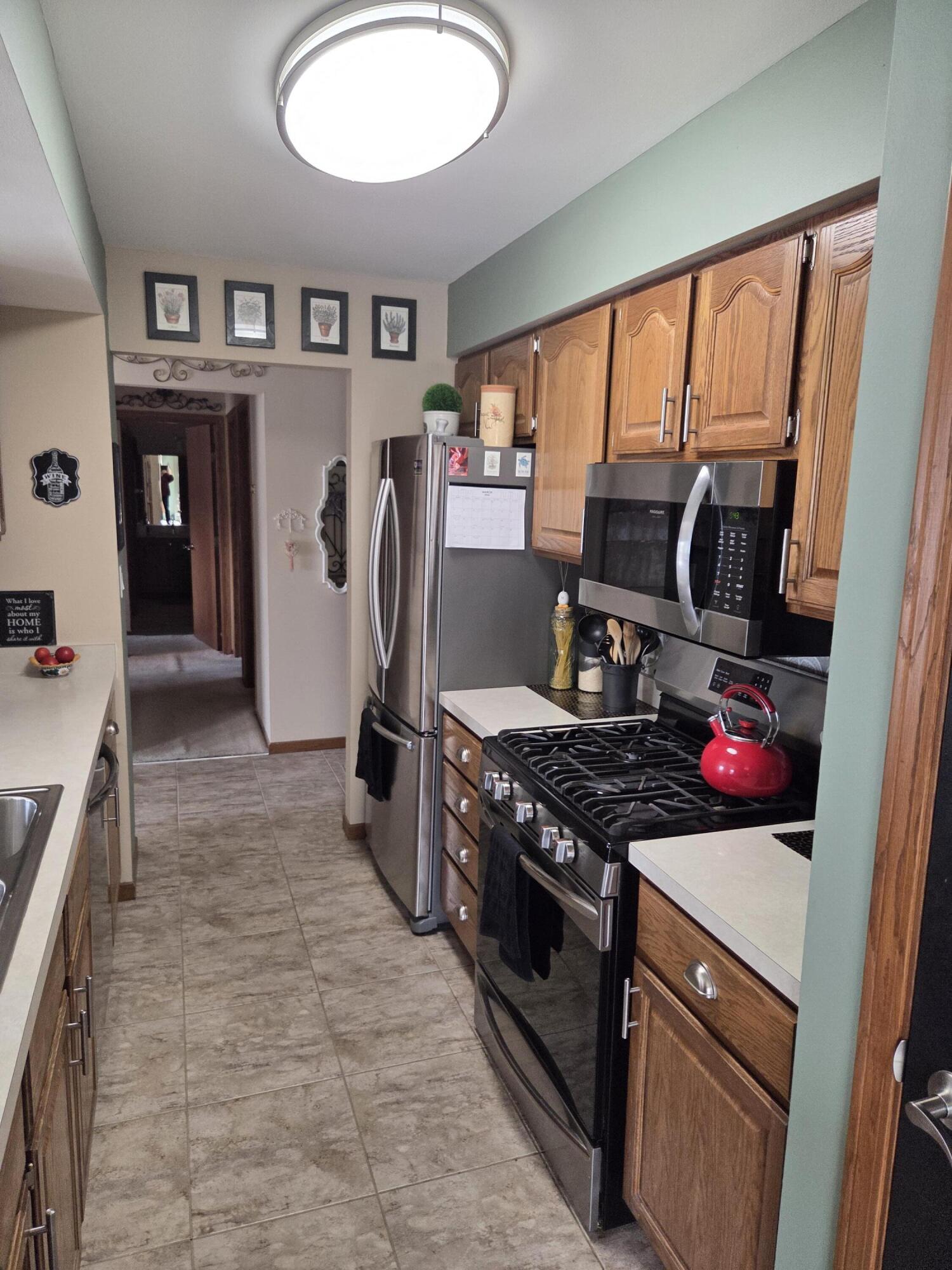 5215 67th Street Kenosha, WI 53142 - Photo 5 of 20 kit3