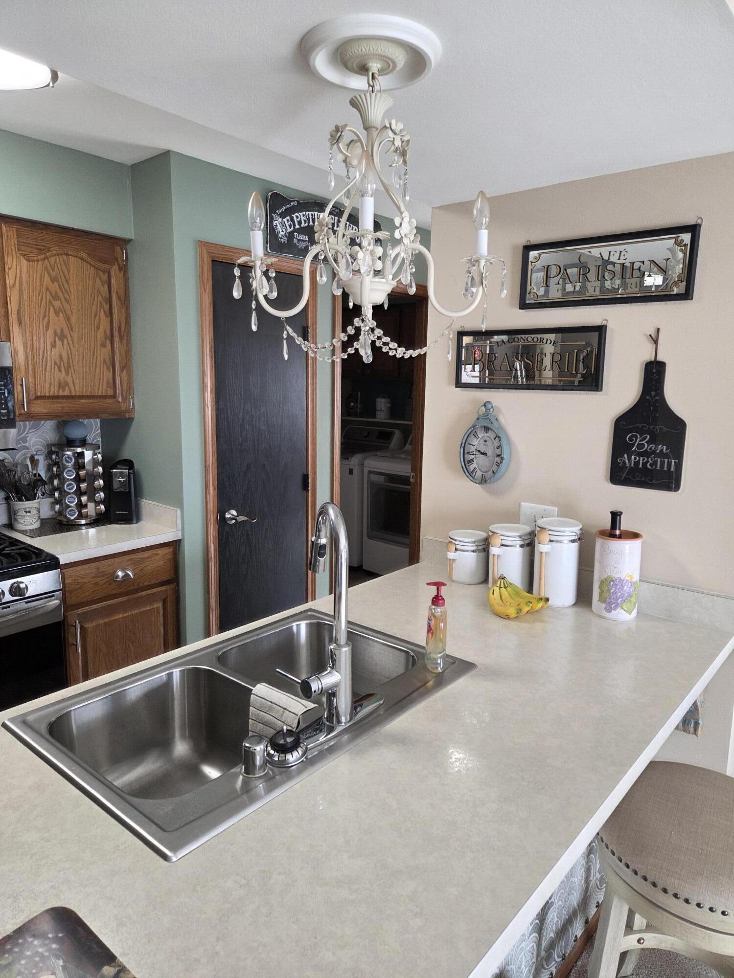 5215 67th Street Kenosha, WI 53142 - Photo 6 of 20 snackbar