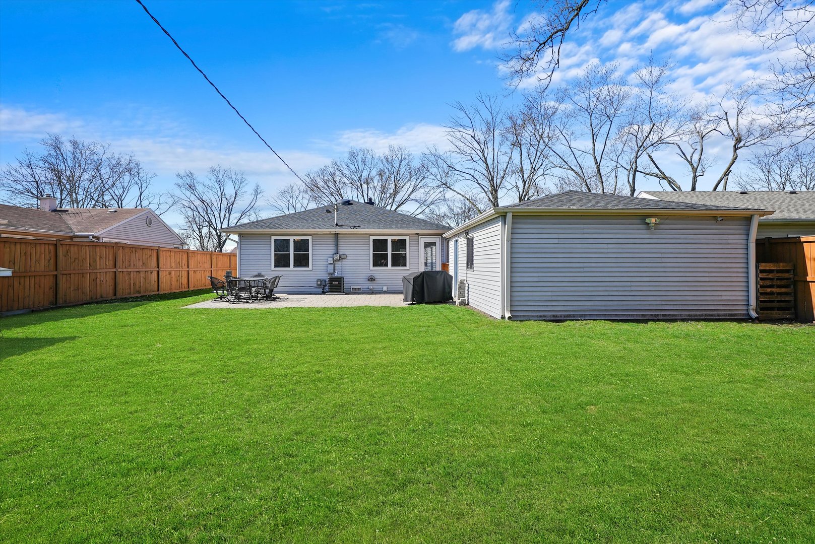 3908 Owl Drive Rolling Meadows, IL 60008 - Photo 29 of 36 a front view of house with a garden