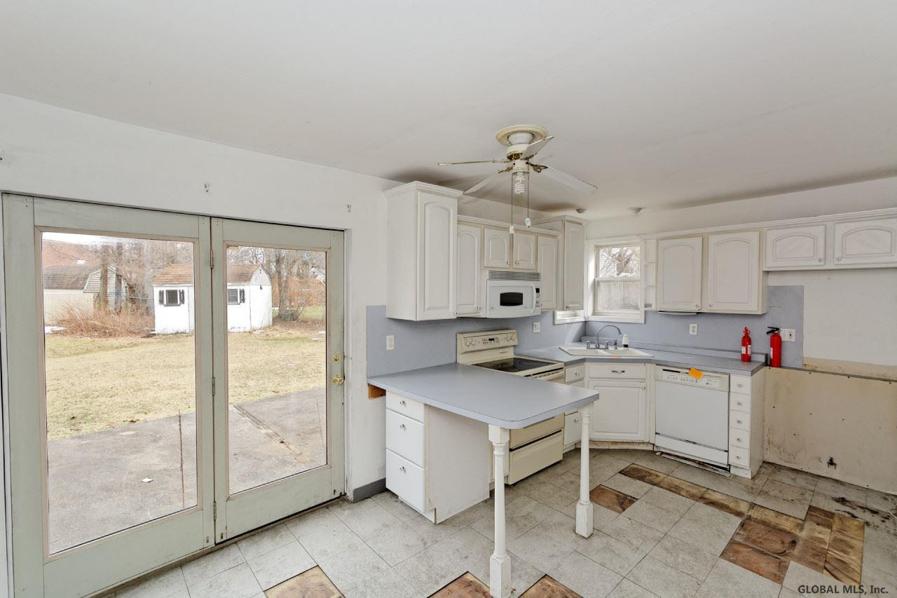 1025 Wayne Road Rotterdam, NY 12303 - Photo 9 of 25 Photo 9