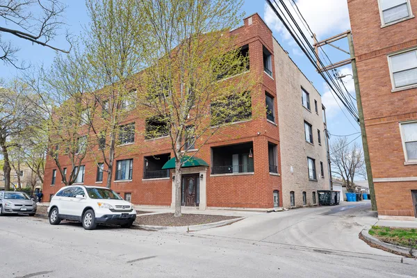 $310,000 | 3918 West Roscoe Street, Unit 2, Chicago, IL 60618