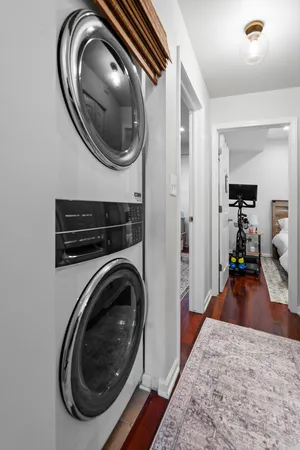 $310,000 | 3918 West Roscoe Street, Unit 2, Chicago, IL 60618