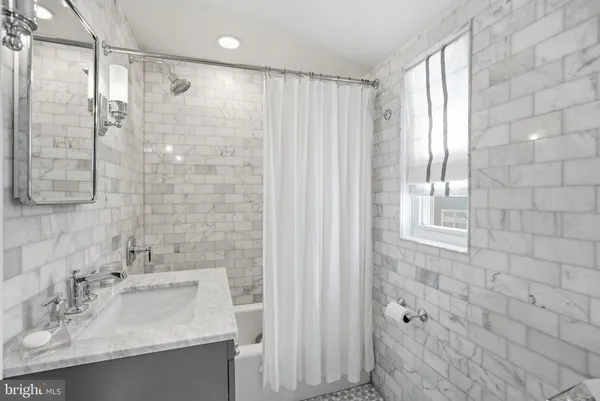 $1,285,000 | 5840 21st Street North, Arlington, VA 22205