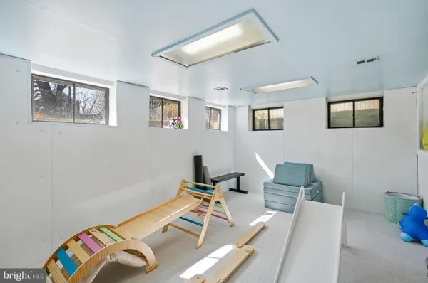 $1,285,000 | 5840 21st Street North, Arlington, VA 22205