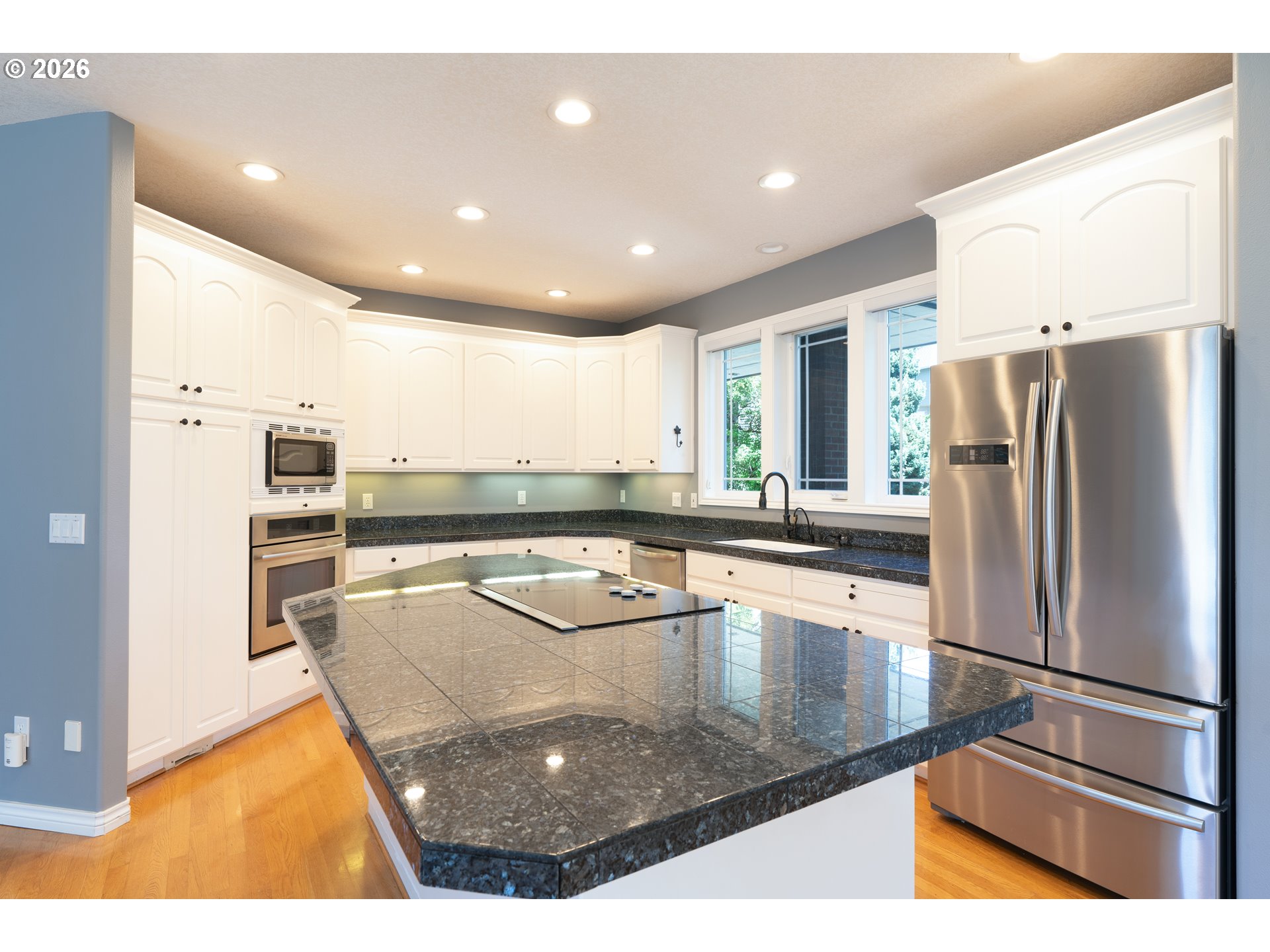15686 Southwest Pleasantview Court Portland, OR 97224 - Photo 10 of 40