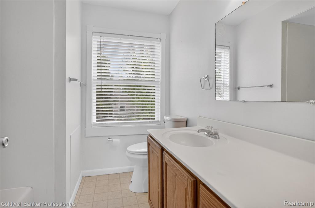 902 Little Hill Court Rochester, MI 48307 - Photo 13 of 18