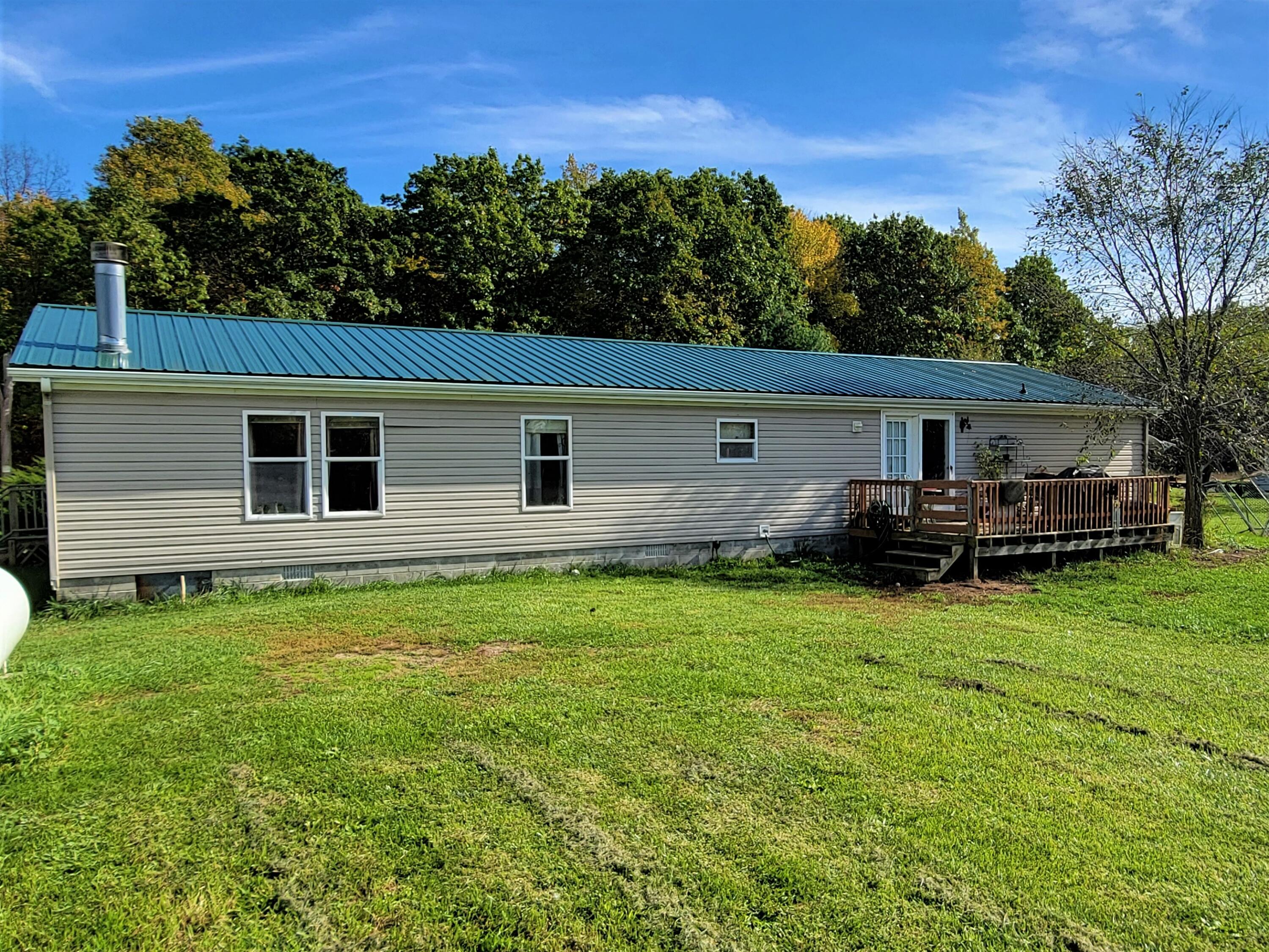 325 East County Line Road Crystal, MI 48818 - Photo 3 of 30 3