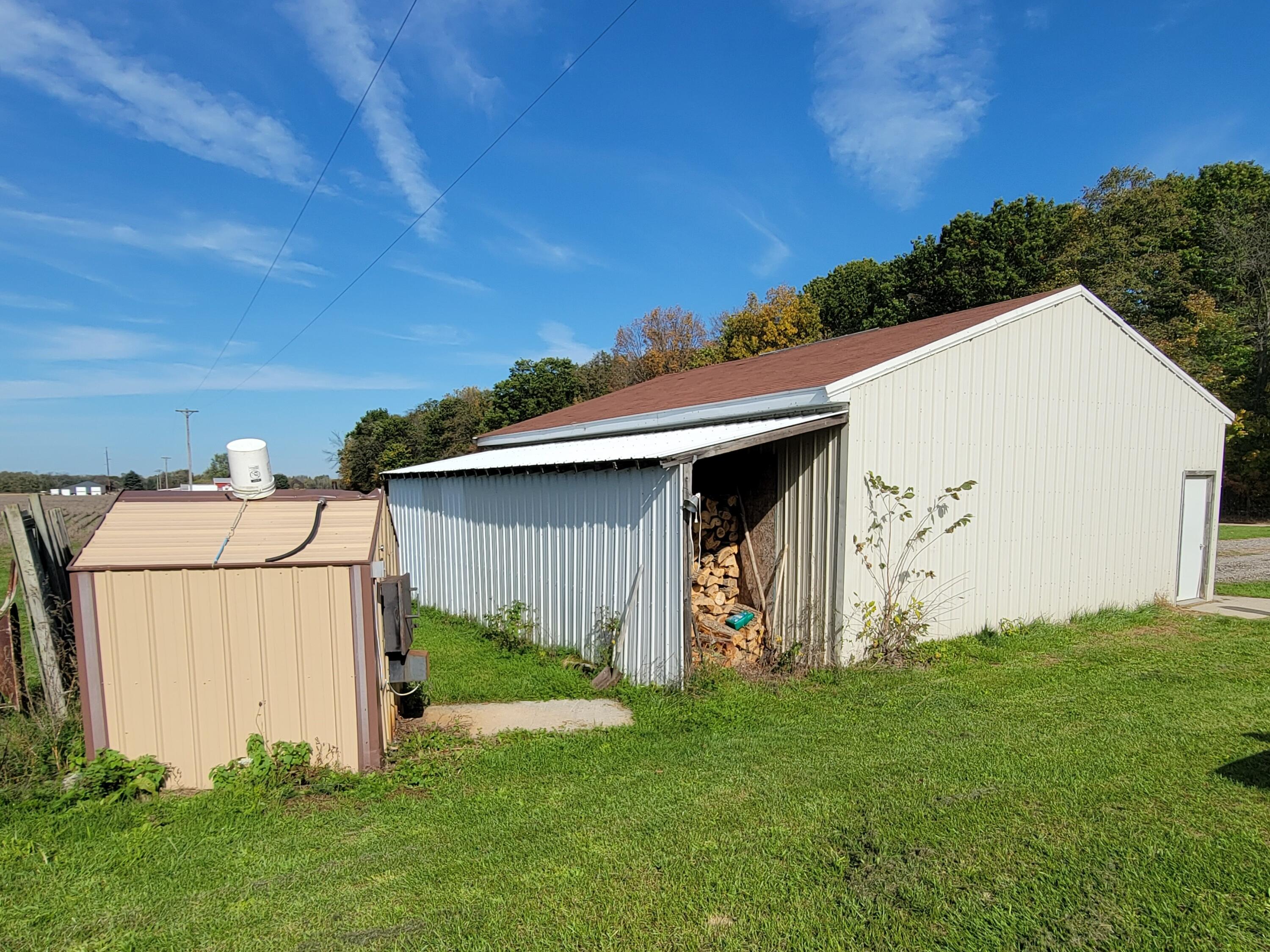 325 East County Line Road Crystal, MI 48818 - Photo 7 of 30 7