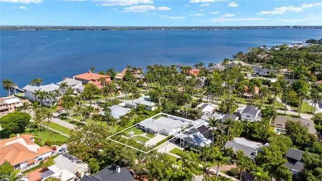 $995,000 | 1219 Osceola Drive, Fort Myers, FL 33901