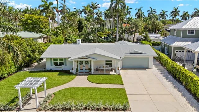 $995,000 | 1219 Osceola Drive, Fort Myers, FL 33901