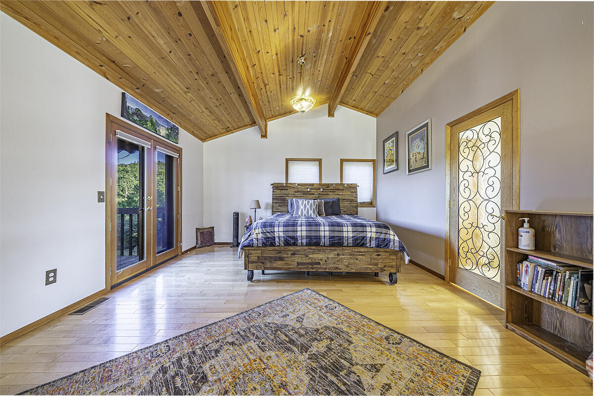 3960 Independence School Road Medford, OR 97501 - Photo 13 of 47 DSC07381-HDR-Edit