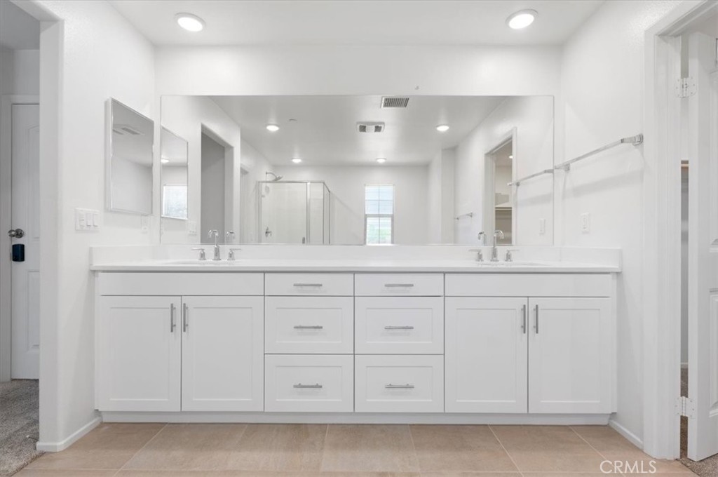 938 West Jasmine Way Rialto, CA 92376 - Photo 19 of 28