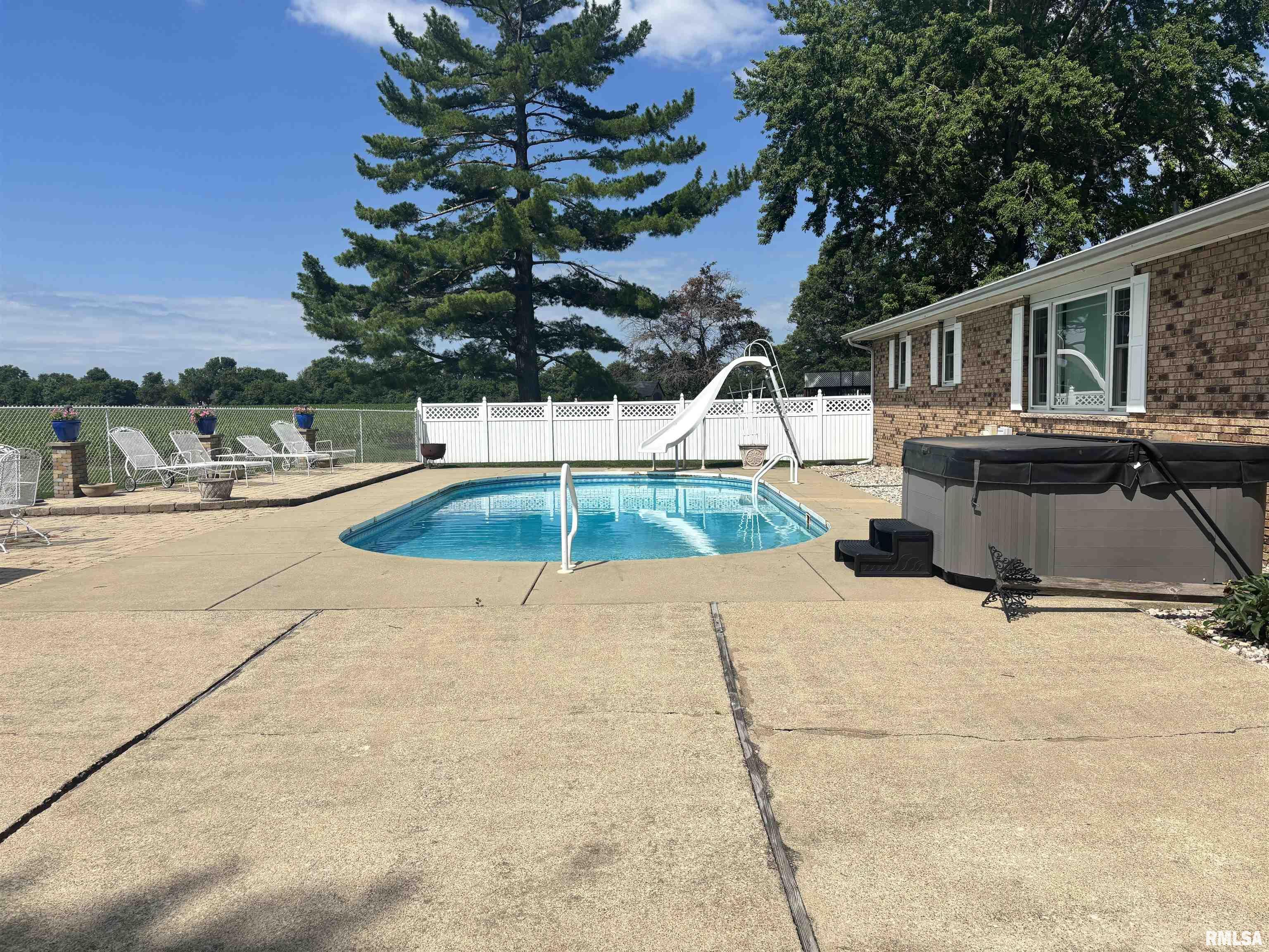 230 Twin Oaks Drive Rochester, IL 62563 - Photo 3 of 5