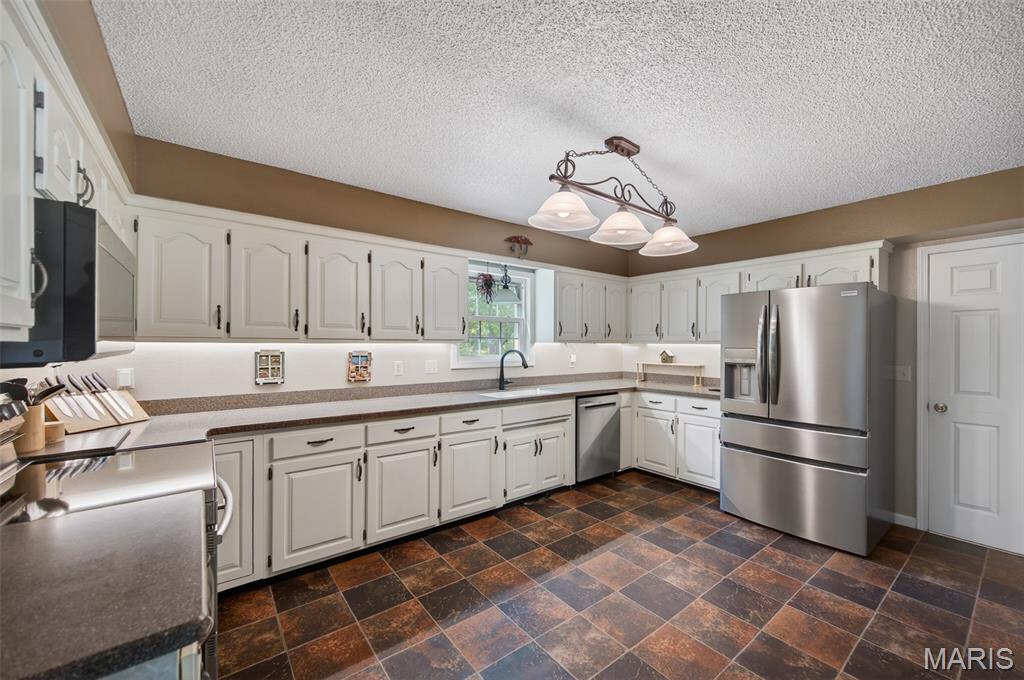 403 Stone Ridge Drive Waynesville, MO 65583 - Photo 15 of 62