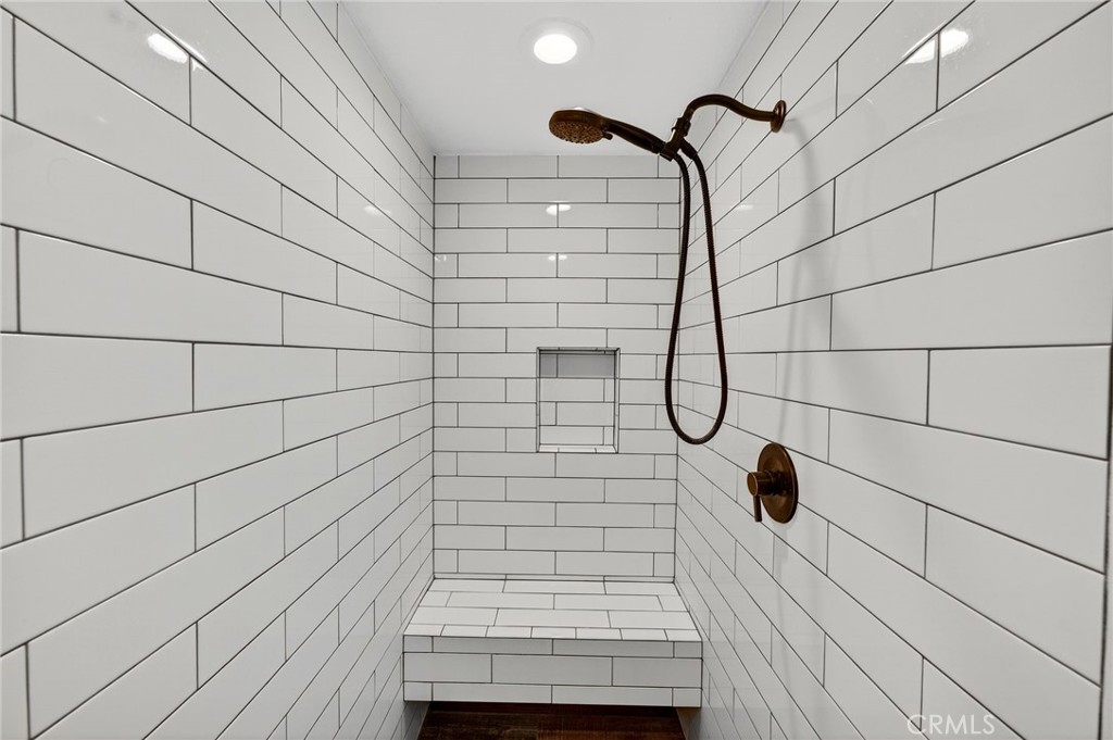 1638 Scooter Lane Fallbrook, CA 92028 - Photo 39 of 69 Primary Walkin Shower