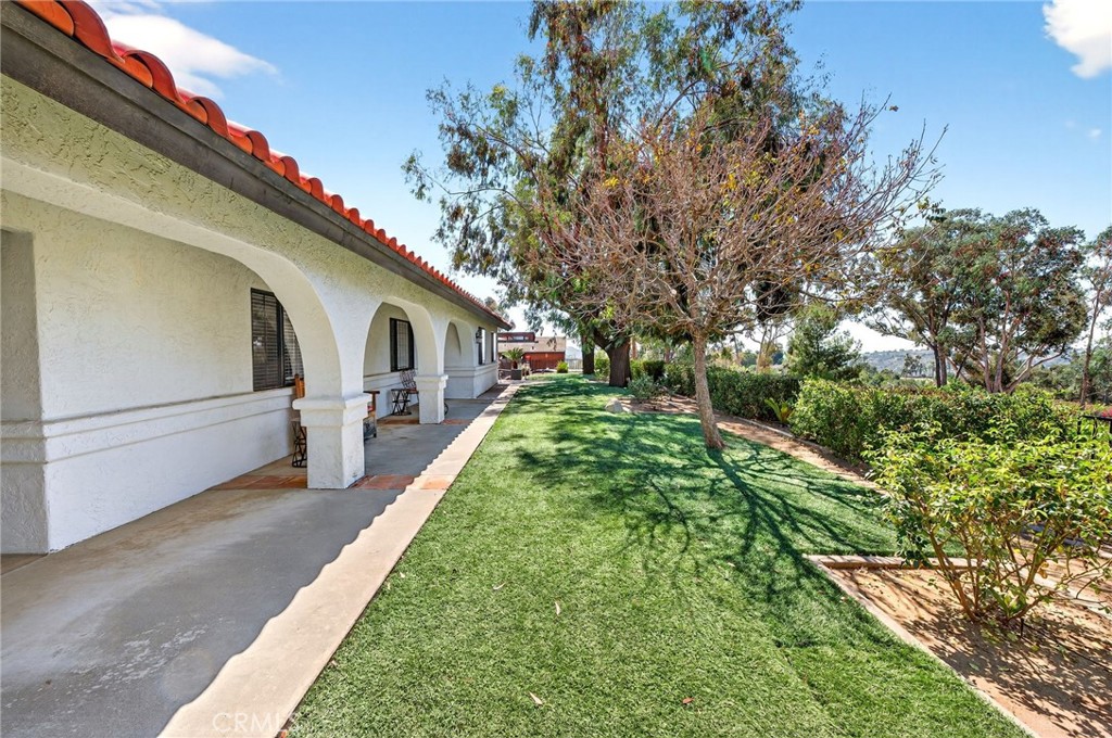 1638 Scooter Lane Fallbrook, CA 92028 - Photo 7 of 69