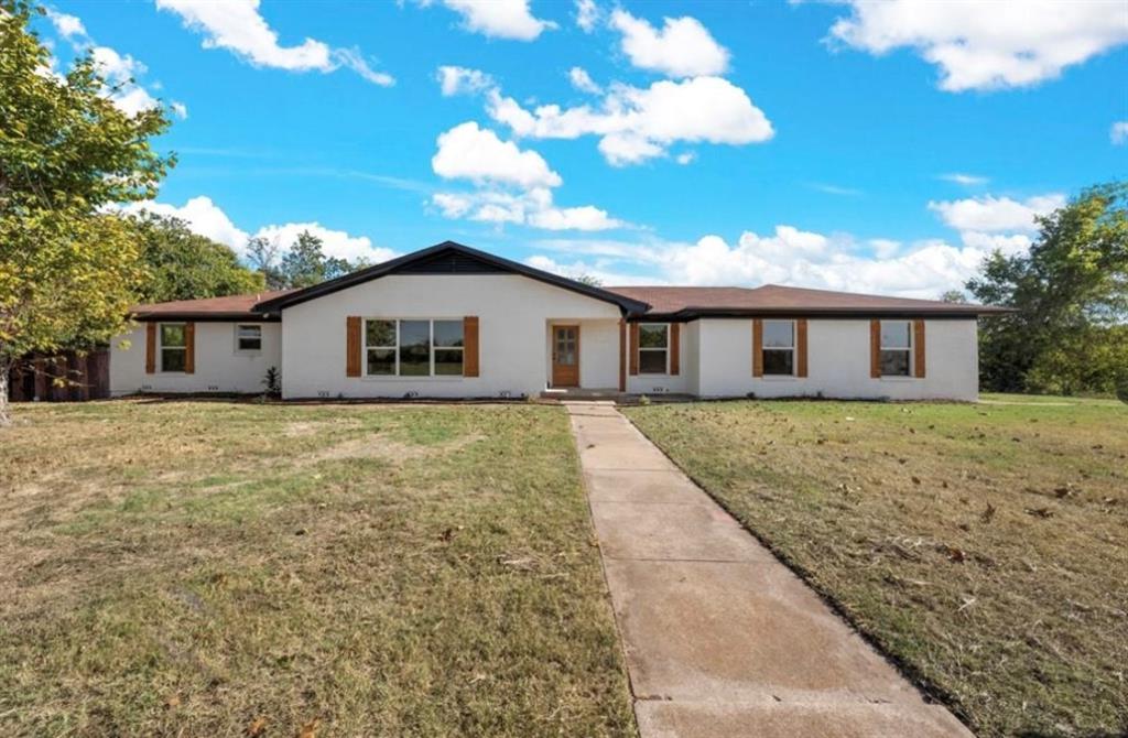 316 Benson Road Robinson, TX 76706 - Photo 1 of 1 a front view of house with yard